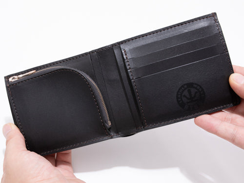 SHORT WALLET “Crest“ Pure Silver【二つ折り財布/ステアハイド