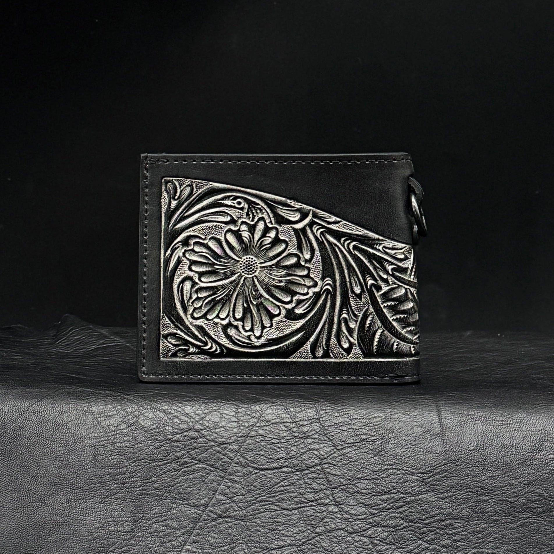 SHORT WALLET “Crest“ Pure Silver【二つ折り財布/ステアハイド