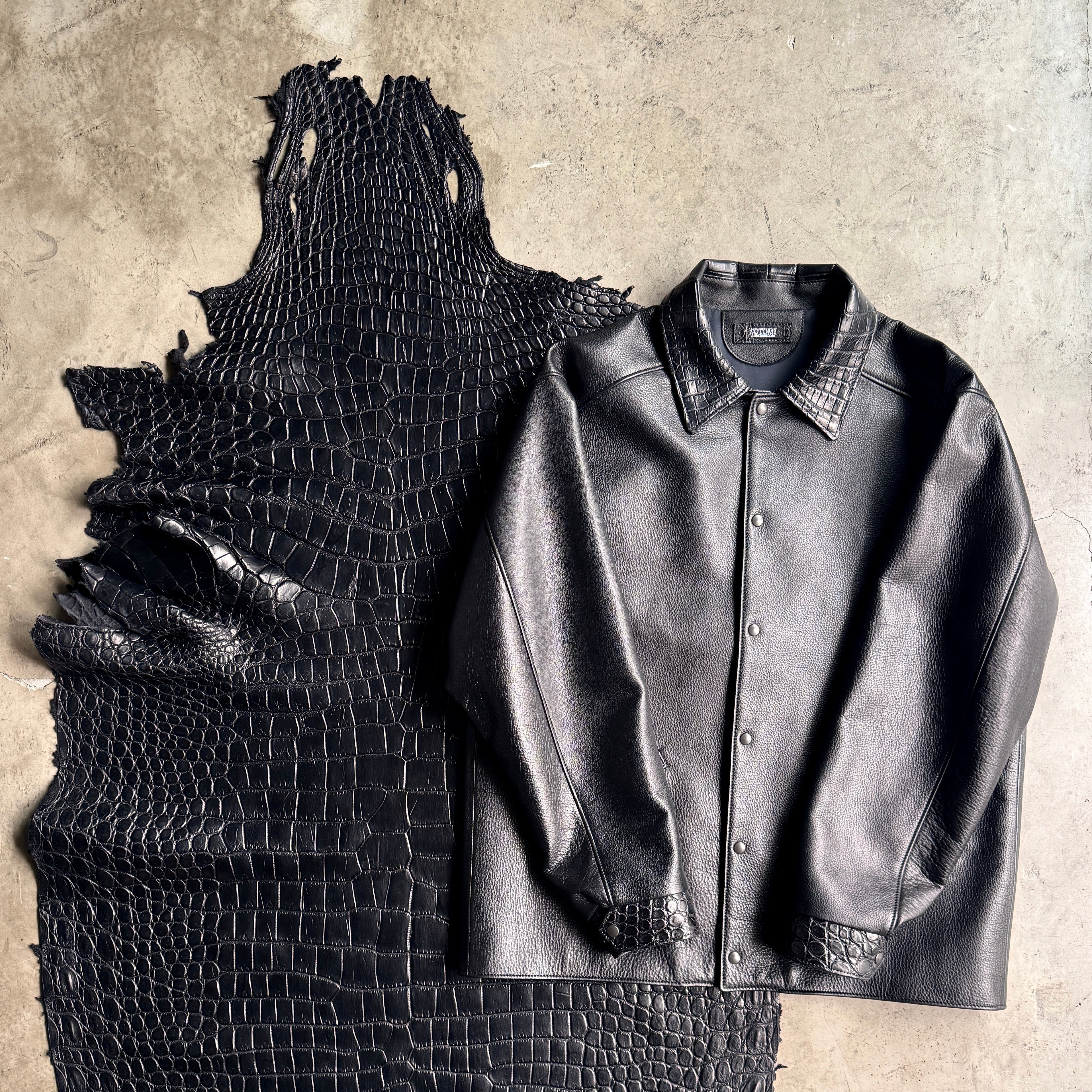 SOTOMI×ATSU CROCODILE POROSUS CAR COAT Type.1【クロコダイル