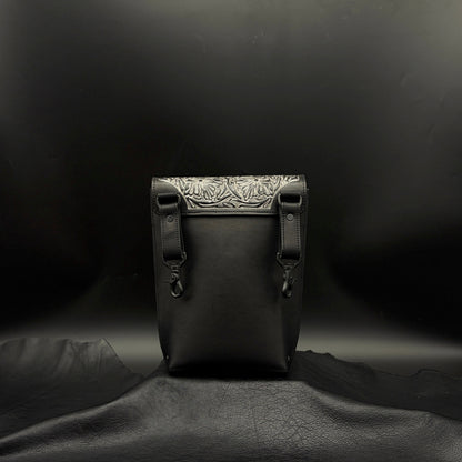 SHOULDER BAG “Crest“ The Ore 純銀【ショルダーバッグ/ステアハイド/カービング/シルバー】
