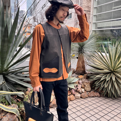 VEST "Peanut Flower"  Hand Dye Bicolor【レザーベスト/ブラック/カーフレザー/バイカラー】