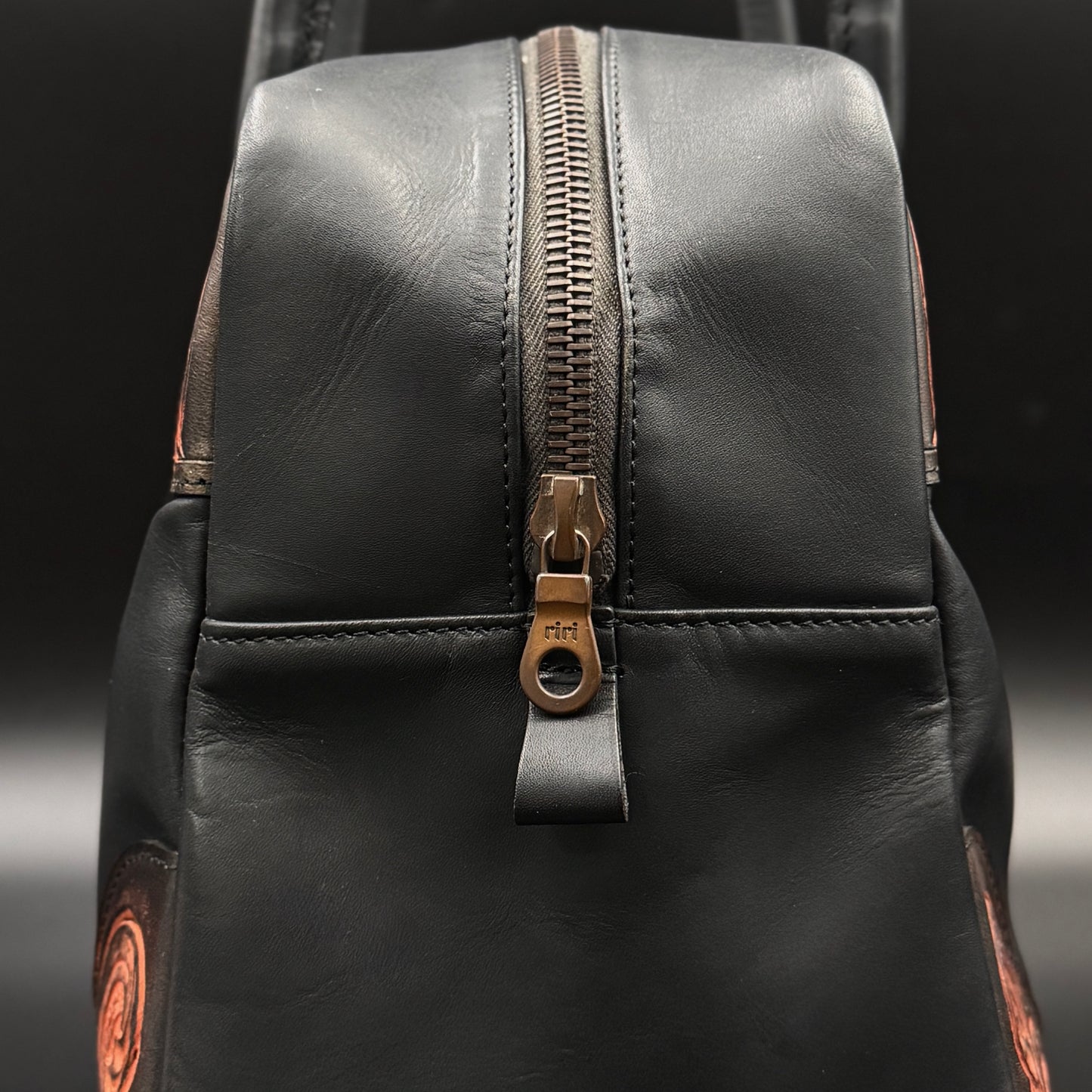 BOSTON BAG "Crest"【ボストンバッグ/ステアハイド/カービング/レッドジャスパー】