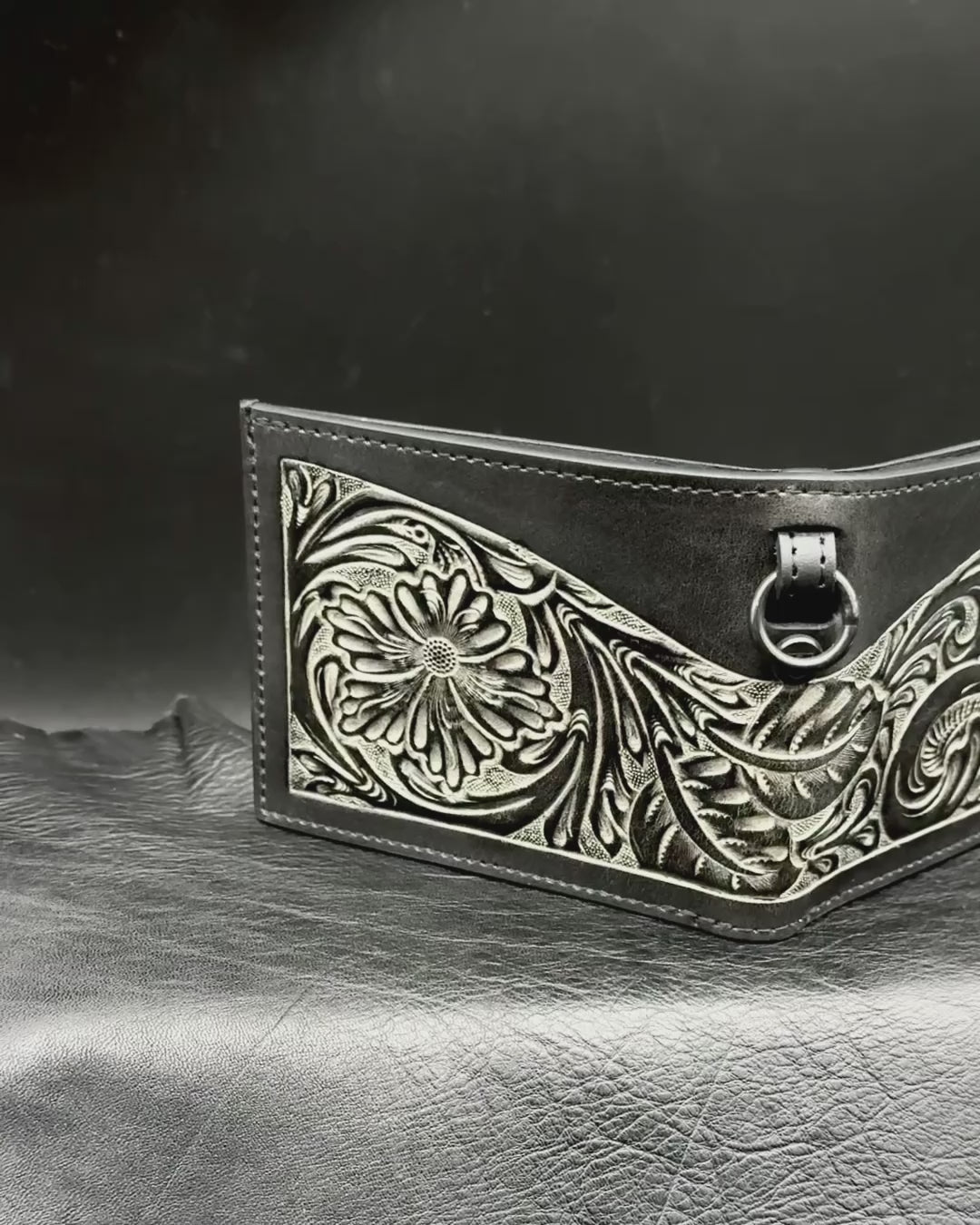 SHORT WALLET “Crest“ Pure Silver【二つ折り財布/ステアハイド
